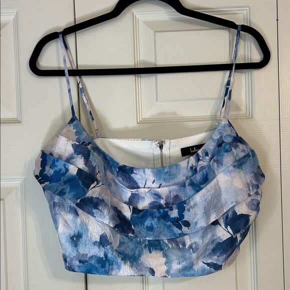 LULU'S Size XL NWT Sweet Wonder White Blue Floral Sleeveless Pleated Crop Top - Picture 2 of 8